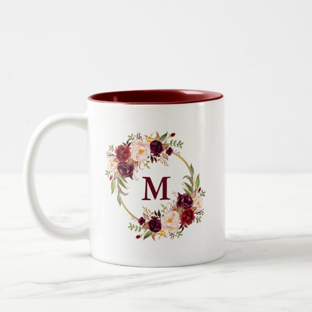 Caneca De Café Em Dois Tons Monograma do Círculo Dourado Floral de Burgundy (Esquerda)