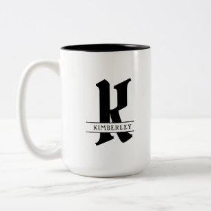 Caneca De Café Em Dois Tons Monograma preto, tipografia de letras divididas