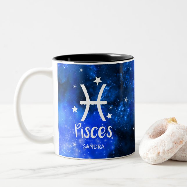 Caneca De Café Em Dois Tons Monograma, sinal Zodíaco, Peixes com Galáxia Azul (Com Donut)