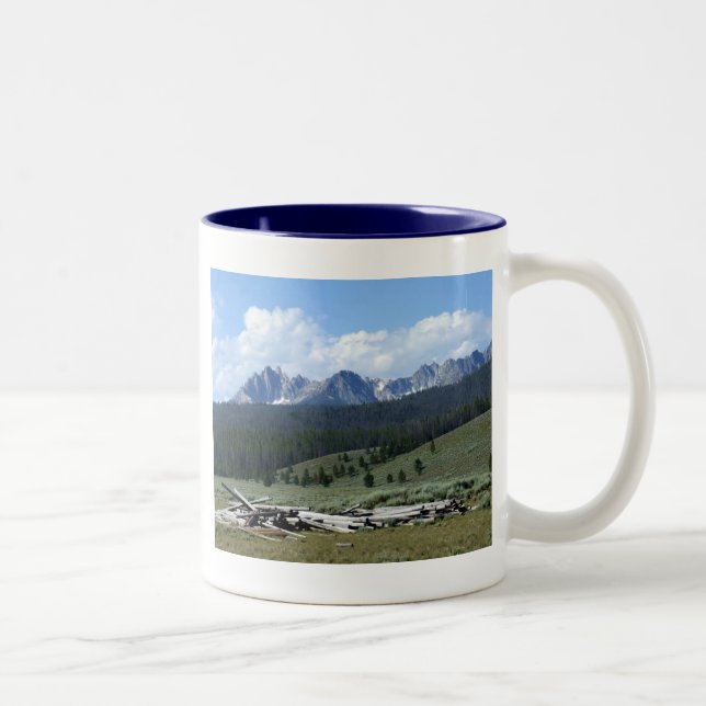 Caneca De Café Em Dois Tons Montanhas do Sawtooth (Direita)
