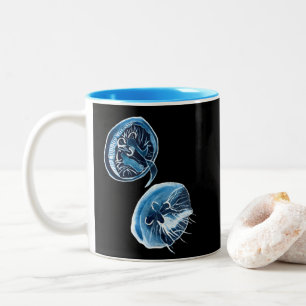 Caneca De Café Em Dois Tons MoonJellyfish — arte da aquarela