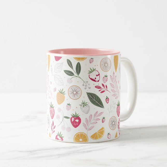Caneca De Café Em Dois Tons Morango Fresco & Folhas de Citros – Botânica Suave (Frente Esquerda)