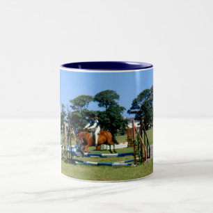Caneca De Café Em Dois Tons Mostrar saltos em Jersey