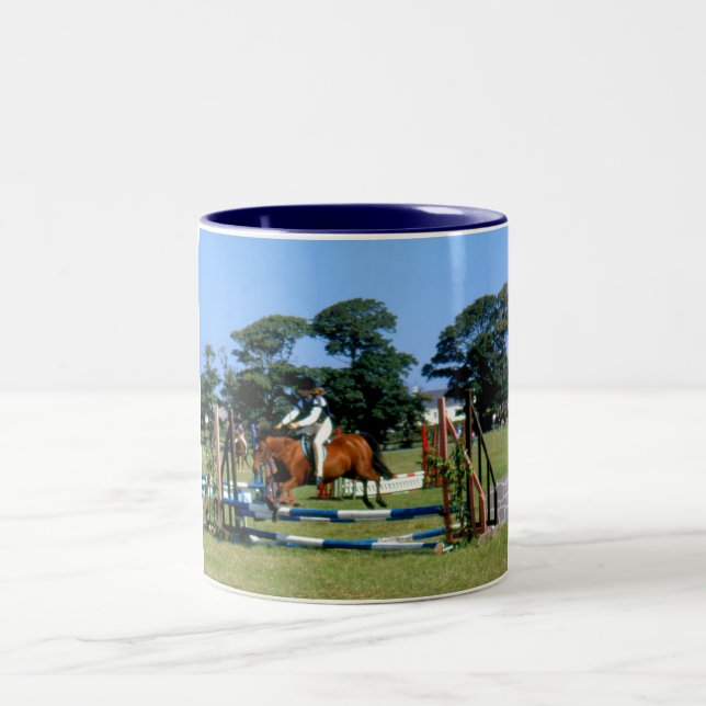 Caneca De Café Em Dois Tons Mostrar saltos em Jersey (Centro)