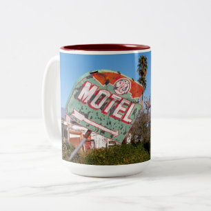 Caneca De Café Em Dois Tons Motel de Nate no Deserto de Mojave
