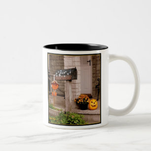 Caneca De Café Em Dois Tons Mug 'Porch Halloween'