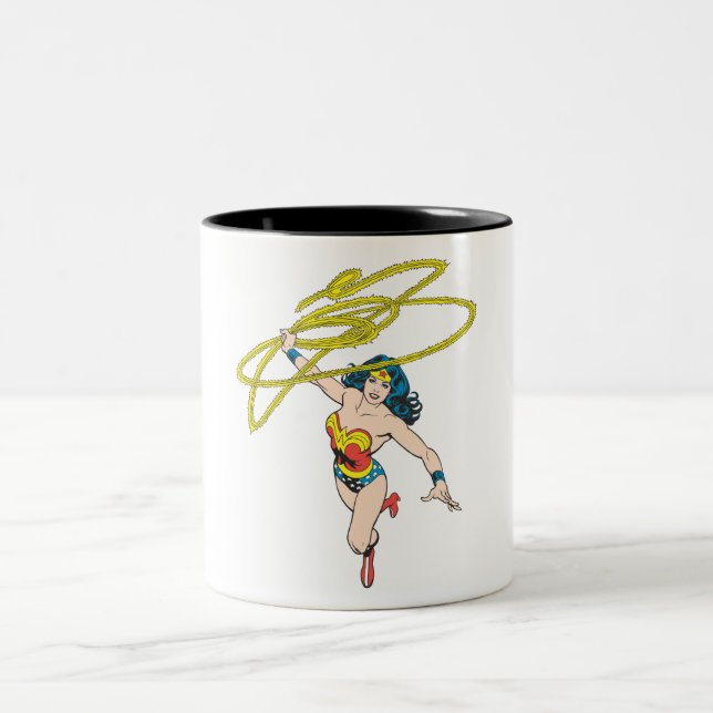 Caneca De Café Em Dois Tons Mulher Maravilha segura Laço 2 (Centro)
