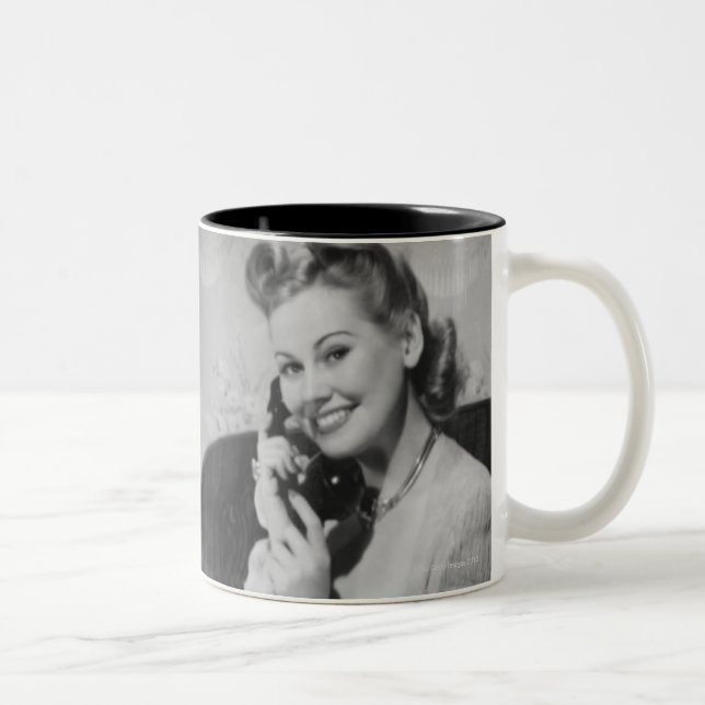 Caneca De Café Em Dois Tons Mulher que fala no telefone (Direita)