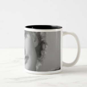 Caneca De Café Em Dois Tons Mulher que levanta 2