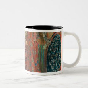 Caneca De Café Em Dois Tons Mulheres do século XVII do russo na igreja