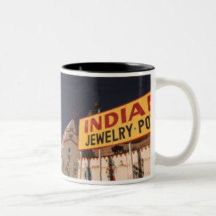 Caneca De Café Em Dois Tons NA, EUA, Arizona, Lupton Yellowhorse Índio