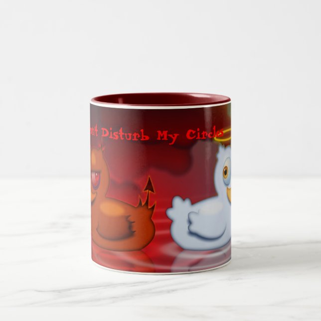Caneca De Café Em Dois Tons Não perturbe meus círculos (Centro)