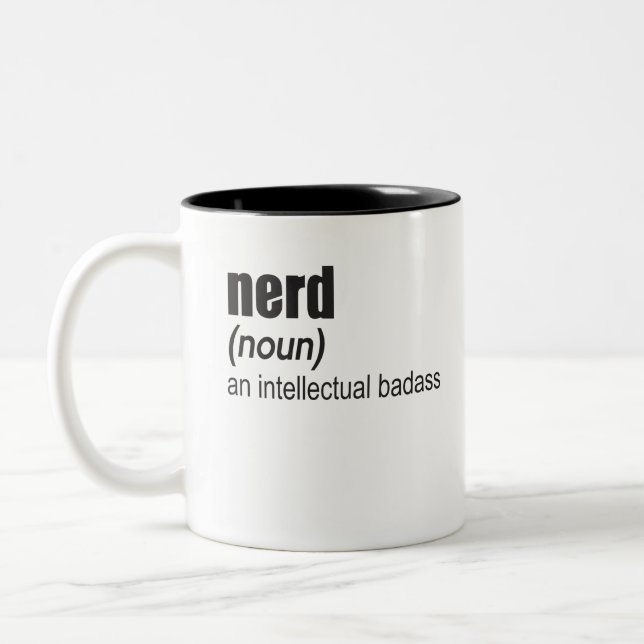 Caneca De Café Em Dois Tons Nerd (Noun) Um Badass Intelectual (Esquerda)