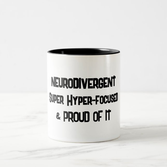 Caneca De Café Em Dois Tons Neurodivergentes e Hiperfocagem (Centro)
