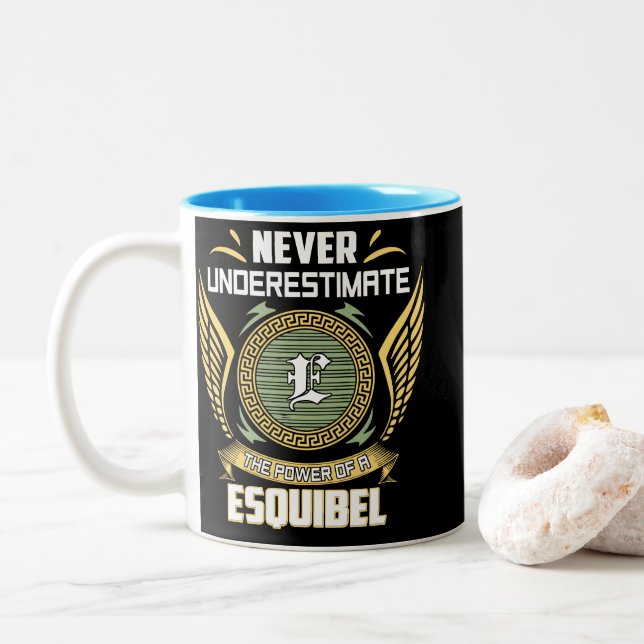 Caneca De Café Em Dois Tons Never Underestimate The Power Of A Esquibel (Com Donut)