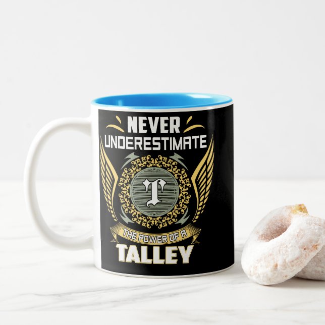 Caneca De Café Em Dois Tons Never Underestimate The Power Of A Talley (Com Donut)