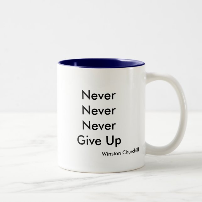 Caneca De Café Em Dois Tons NeverNeverNeverGive acima, Winston Churchill (Direita)
