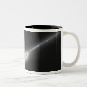 Caneca De Café Em Dois Tons NGC 4676, igualmente conhecido como as galáxias