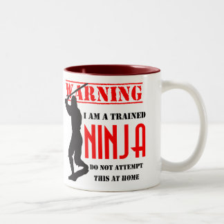 Caneca De Café Em Dois Tons Ninja treinada