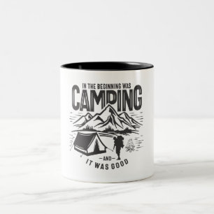 Caneca De Café Em Dois Tons No Começo, Acampava Aventura Ao Exterior