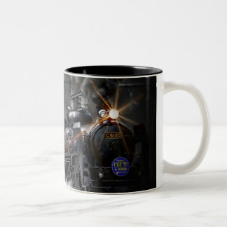 Caneca De Café Em Dois Tons Noite locomotiva do transporte do trem do vapor