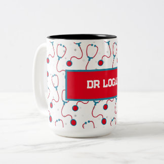 Caneca De Café Em Dois Tons Nome do médico presente médico estetoscópico perso