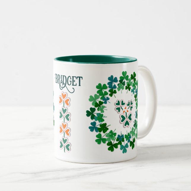 Caneca De Café Em Dois Tons Nome Personalizado Círculo de Shamrock Irlandês (Frente Esquerda)