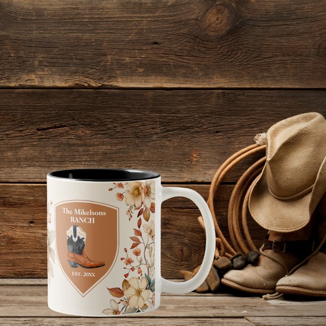 Caneca De Café Em Dois Tons Nome Personalizado da Família Western Ranch (Criador carregado)