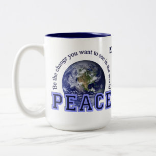 Caneca De Café Em Dois Tons Nome personalizado Mudanças de paz