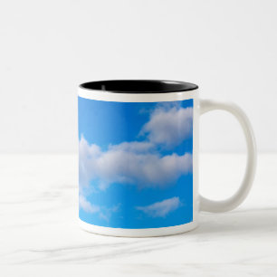 Caneca De Café Em Dois Tons nuvens cúmulos sobre a Antártica ocidental