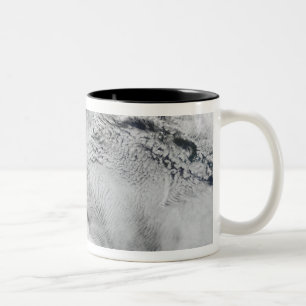 Caneca De Café Em Dois Tons nuvens de onda Navio-onda-dadas forma