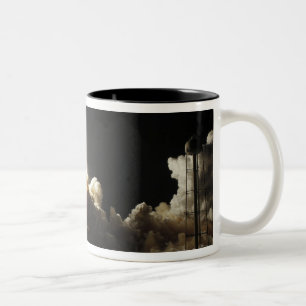 Caneca De Café Em Dois Tons O espaçador Discovery se levanta