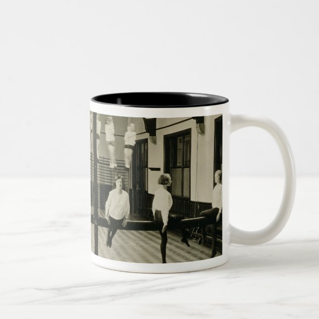 Caneca De Café Em Dois Tons O ginásio, escola secundária de Londres para as (Direita)