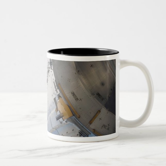 Caneca De Café Em Dois Tons O módulo pressurizado japonês Kibo (Direita)