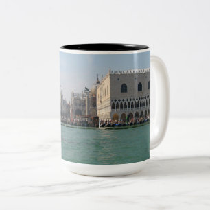 Caneca De Café Em Dois Tons O quadrado de St Mark do canal grande