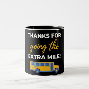 Caneca De Café Em Dois Tons Obrigados Para Ir Para A Milha Extra