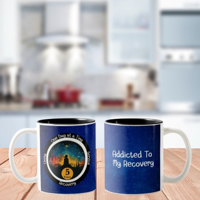 Caneca De Café Em Dois Tons Oferta personalizada de sobriedade da serenidade (Criador carregado)