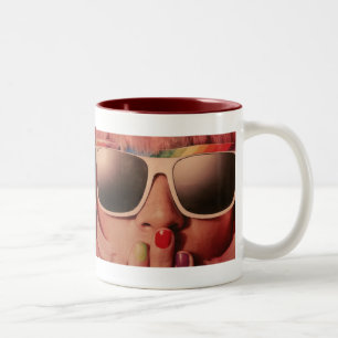 Caneca De Café Em Dois Tons Oitenta moça retro da moda