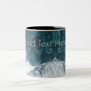 Caneca De Café Em Dois Tons Ondas oceânicas em queda
