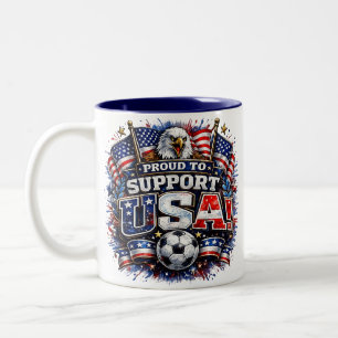 Caneca De Café Em Dois Tons ORGULHOSO POR APOIAR Torcedor de Futebol dos EUA