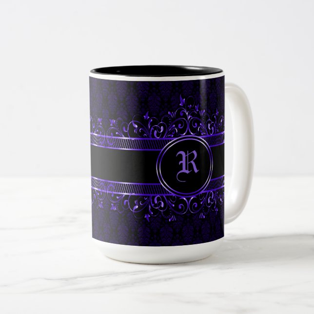 Caneca De Café Em Dois Tons Ornamentado Gótico Preto e Roxo Monograma (Frente Esquerda)