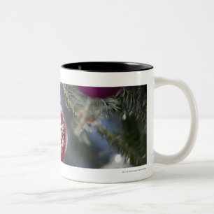 Caneca De Café Em Dois Tons Ornamento em uma árvore de Natal