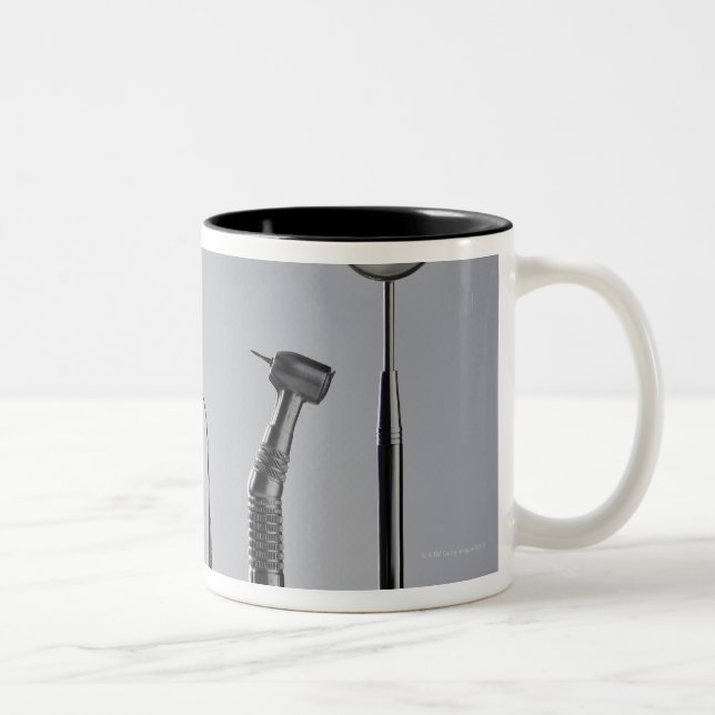 Caneca De Café Em Dois Tons Os instrumentos do dentista (Direita)