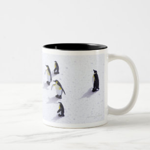 Caneca De Café Em Dois Tons Os pinguins que jogam o futebol