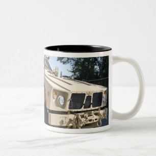 Caneca De Café Em Dois Tons Oshkosh M-ATV