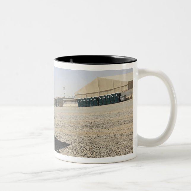 Caneca De Café Em Dois Tons Oshkosh M-ATV 2 (Direita)