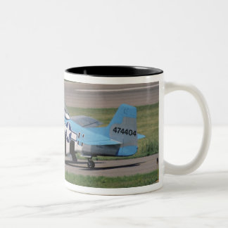 Caneca De Café Em Dois Tons P-51 norte-americano D que brilha Donna no