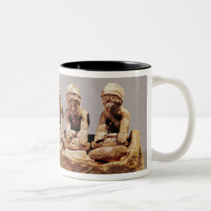 Caneca De Café Em Dois Tons Padeiros que amassam a massa em Thebes