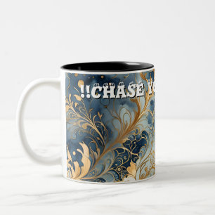 Caneca De Café Em Dois Tons Padrão de Citação Azul e Dourado Abstrato