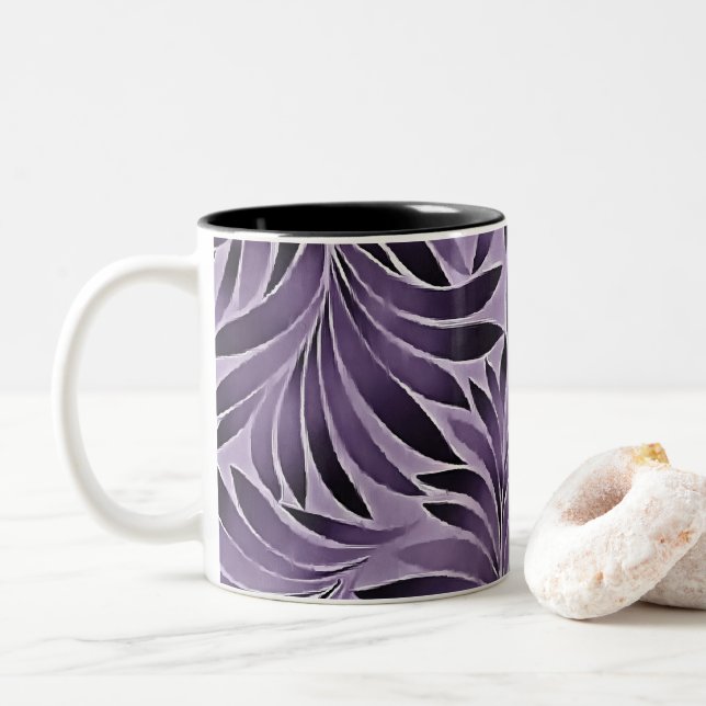 Caneca De Café Em Dois Tons Padrão de Folhas Incríveis em Lilás e Cinza (Com Donut)